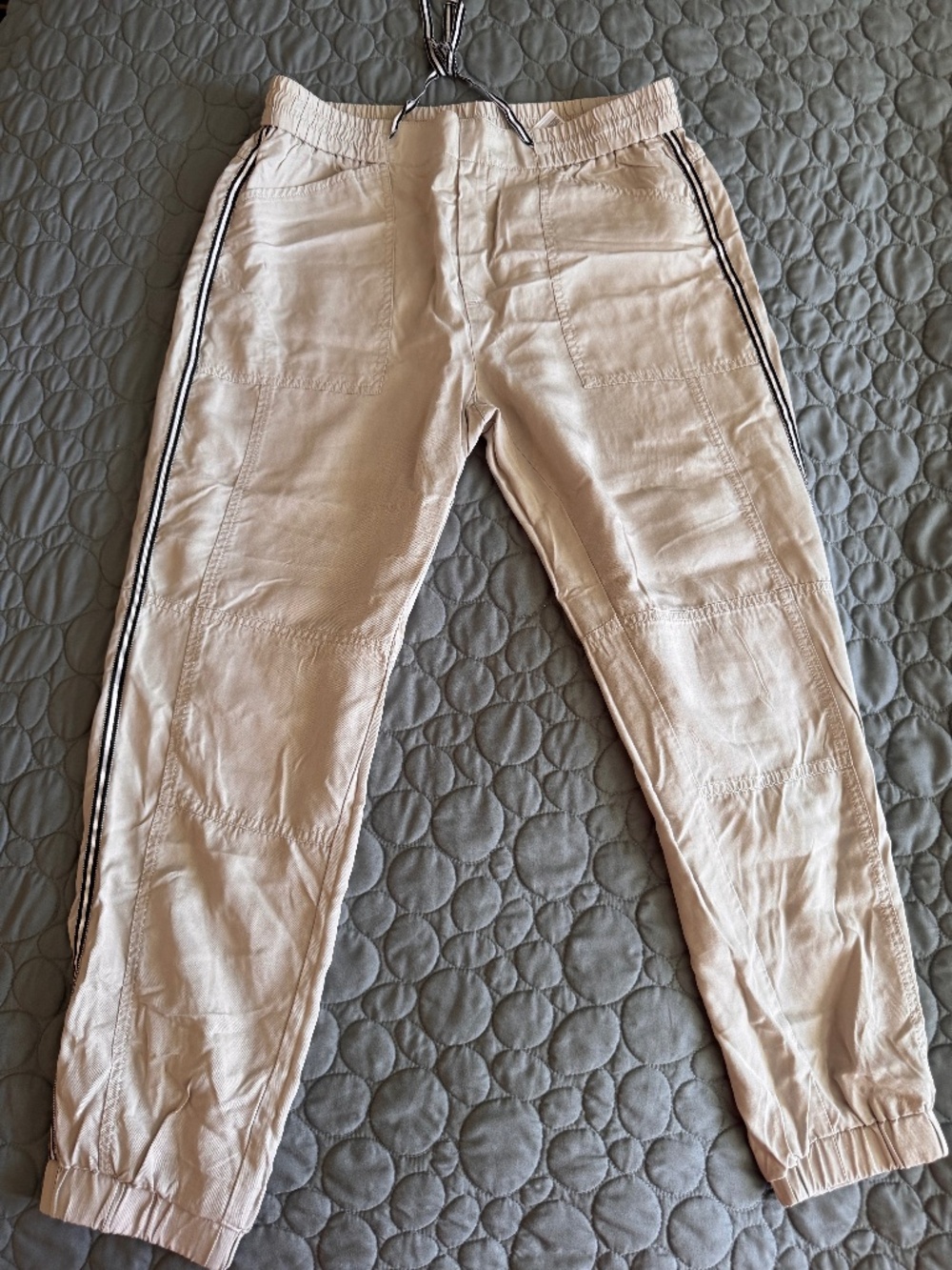 Women's Banana Republic M Size Tan Joggers